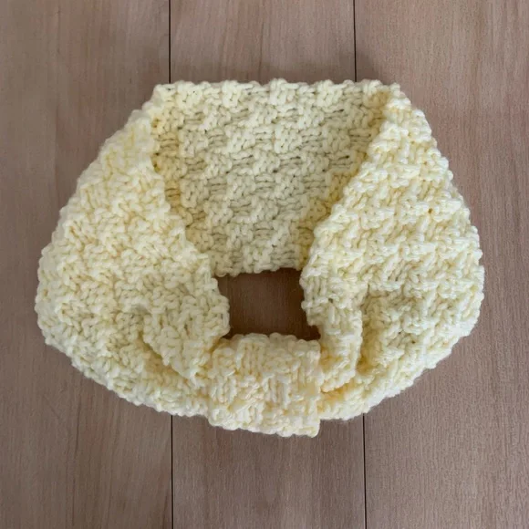 Handmade Buttercream Yellow Knit Headband - Picture 3 of 3